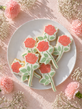 coffret 3 biscuits roses fête des mères sablés décorés roses artisanaux sur assiette